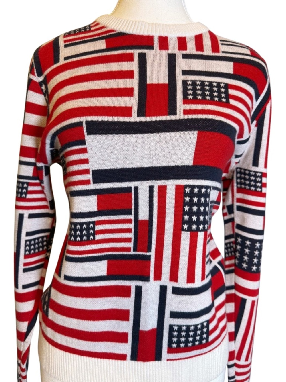 Tommy Hilfiger Flag Print Knit Sweater – Red White Blue Logo Crewneck (XS) - Picture 3 of 8